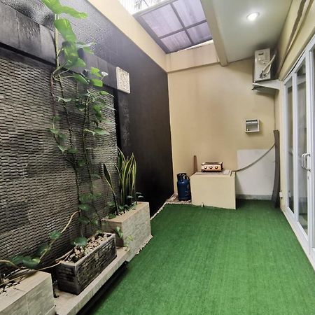 Platinum Setramurni Guest House Bandung 3Br Exterior photo