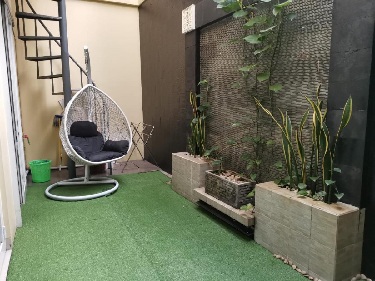 Platinum Setramurni Guest House Bandung 3Br Exterior photo